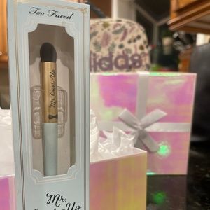 Too Faced Perfect Concealer Brush